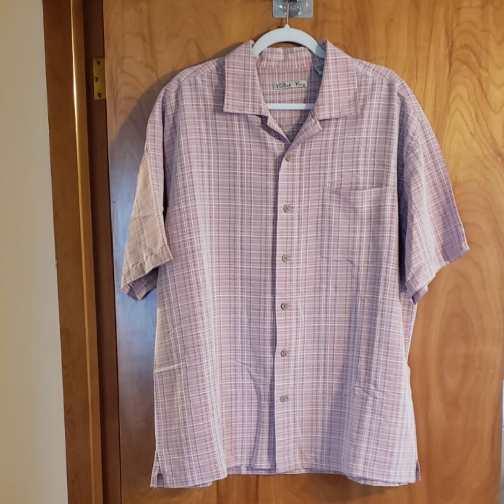 Short-sleeved Plaid Button Down